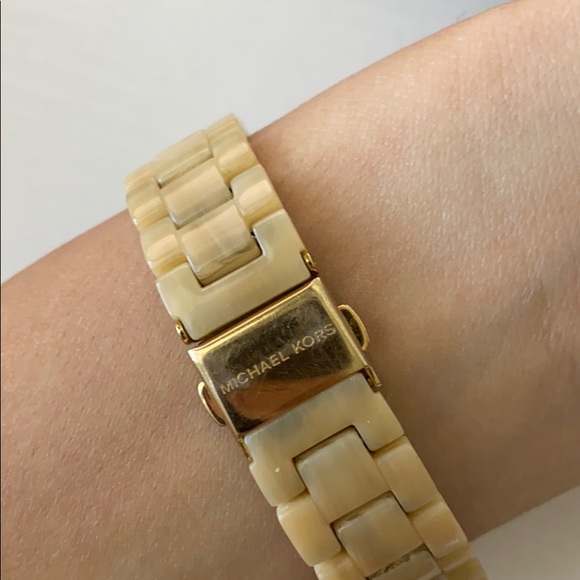 Michael Kors Watch✨ - Picture 3 of 6